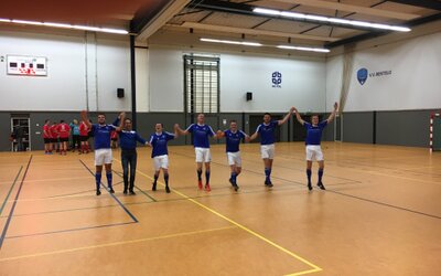 Zaalvoetbalteam Bentelo 1 kampioen!